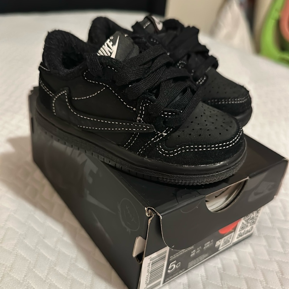 Black Travis Scott Dunks